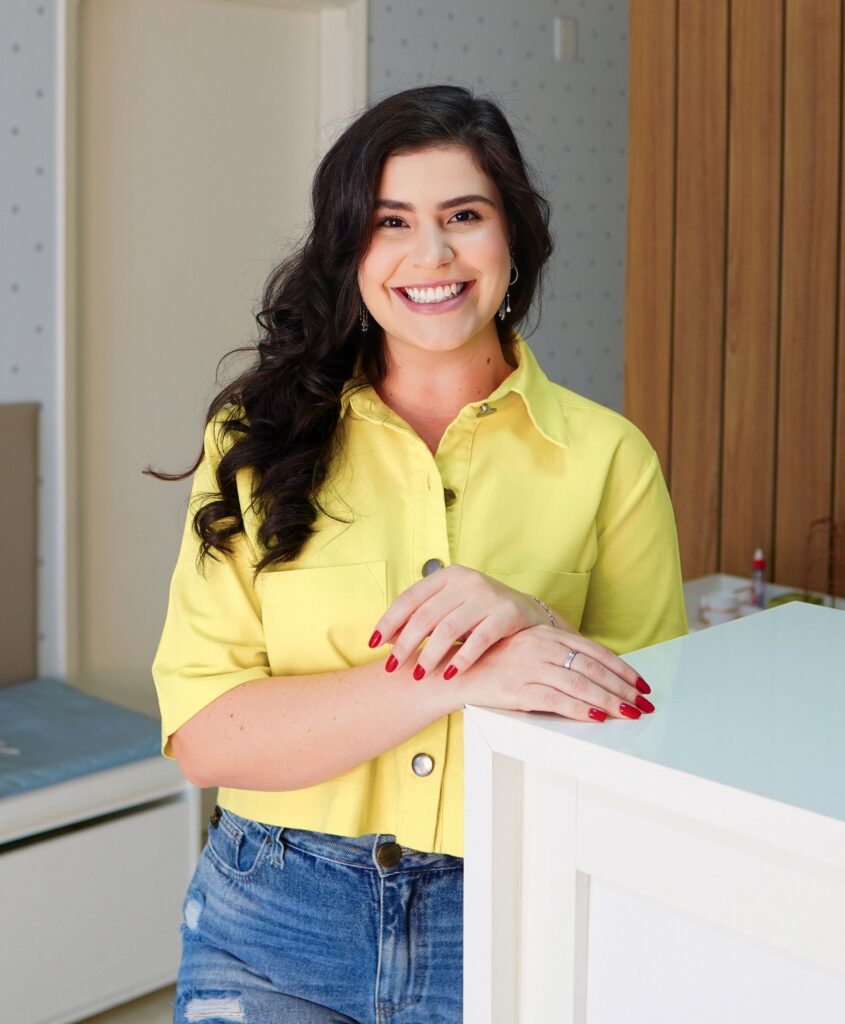 Isabela Bonach, psicóloga para adolescentes em Goiânia
